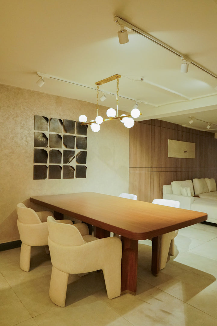 The Arbor Grand Table